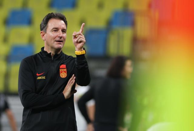 九游体育网页版-马德兴：扬科维奇尝试遭遇失败 国足需要大换血