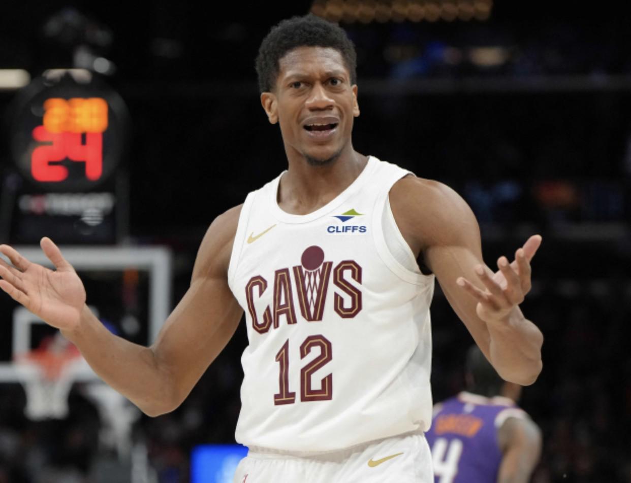 队内赛季报销第三人,记者:国王德安德烈-亨特将接受眼部手术